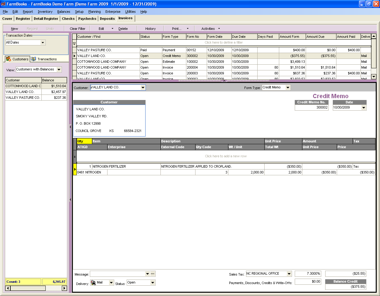 FarmBooks Invoice screen showing Customer, Date, Number, Description, Quanty, Price and Tax fields